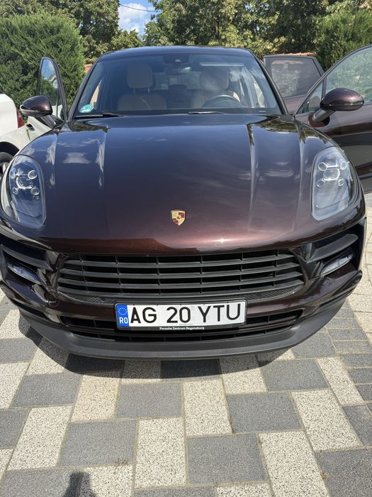 PORSCHE Macan