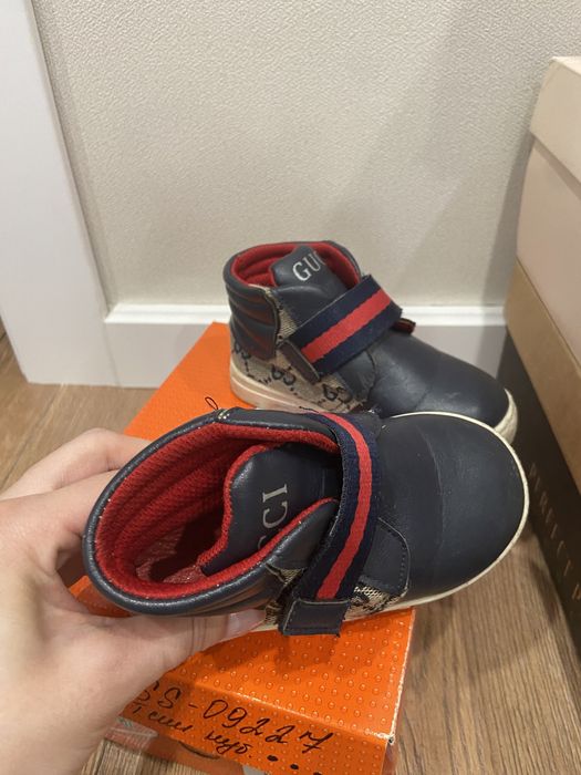 Продам гуччи кроссовки десткие