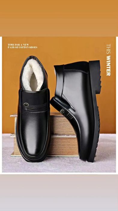 Продам ботинки мальчиковый