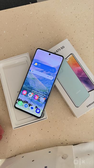 Samsung A 73 5G.