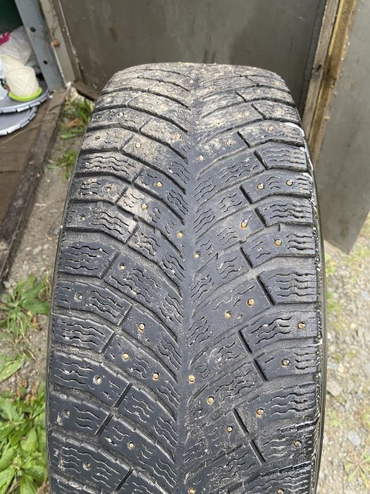 Продам зимний комплект колес