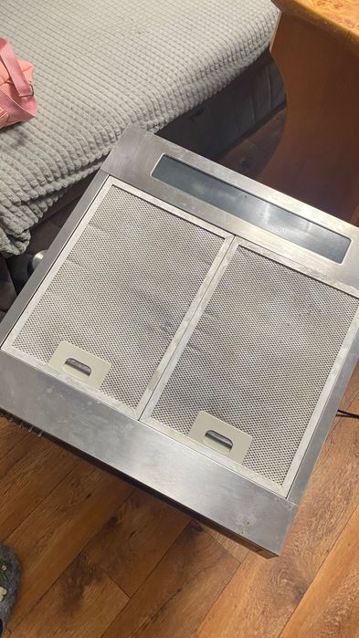 Продам кухонную вытяжку