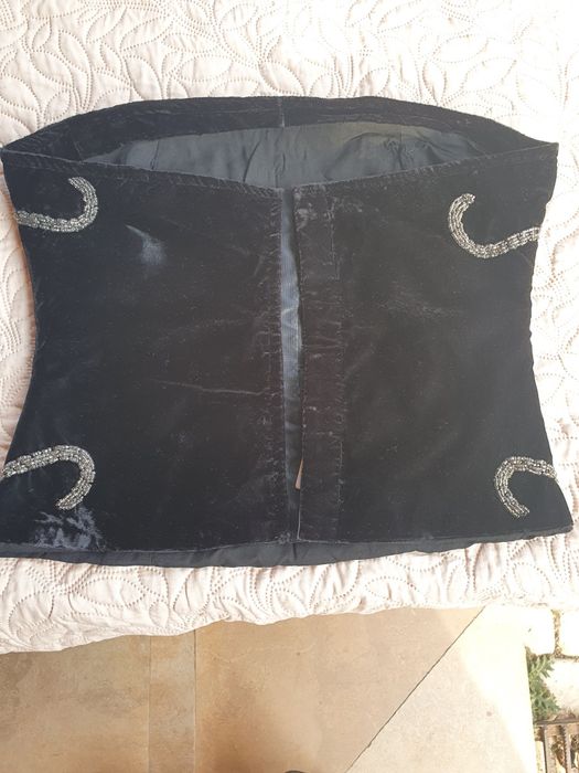 Vand corset catifea neagra cu aplicații manuale nou.