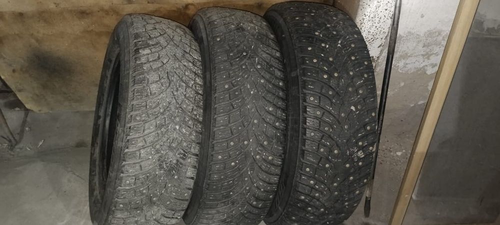 Продам  зимние резины шипами