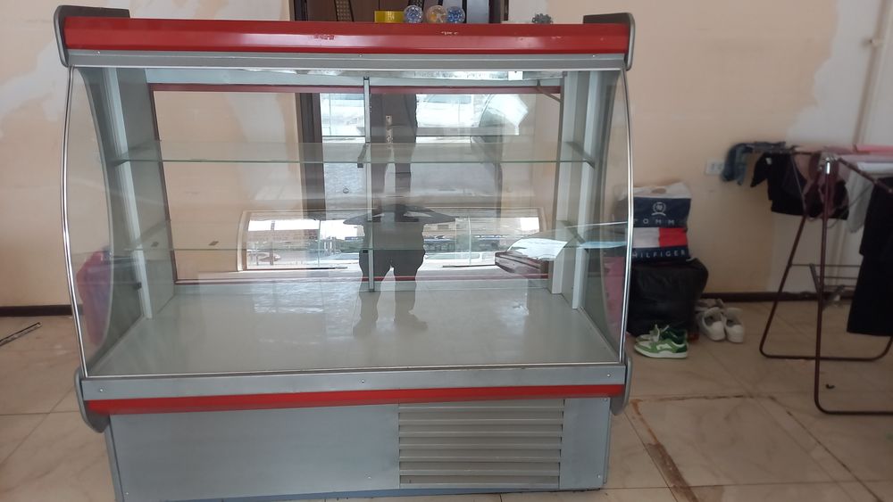 Витринный холодильник