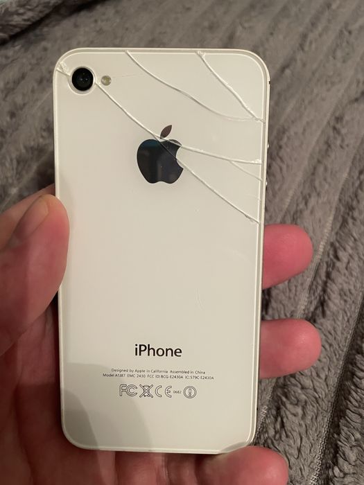 Продам iphone 4s