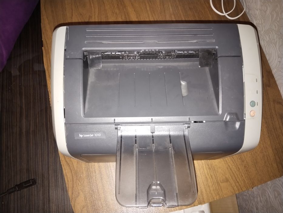Продам принтер лазерный  hp1010