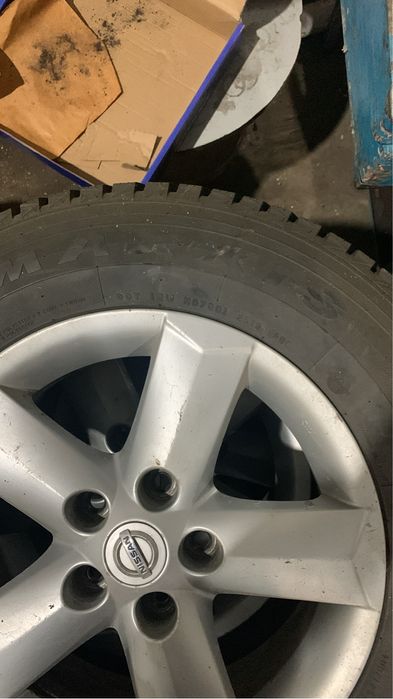 Продам резину 215/70/16