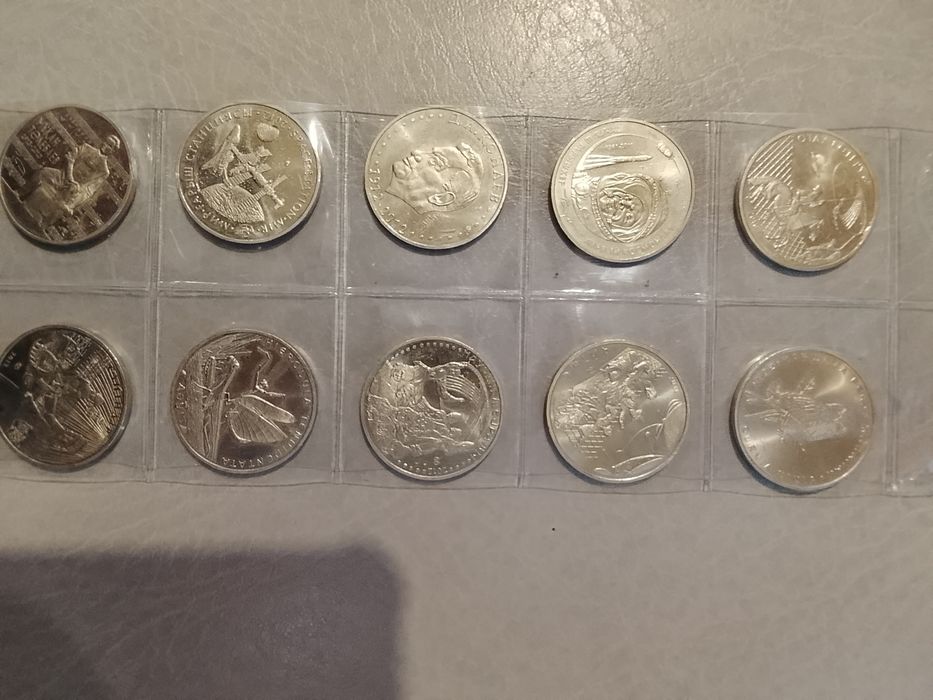 Продам монеты колекционные