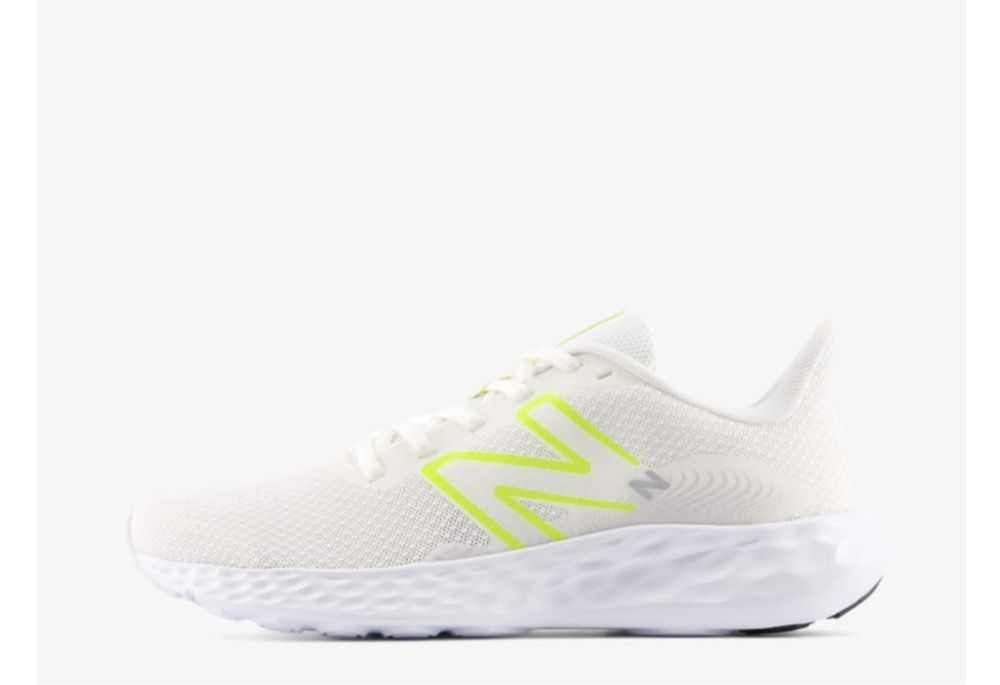 Adidasi New Balance noi in cutie