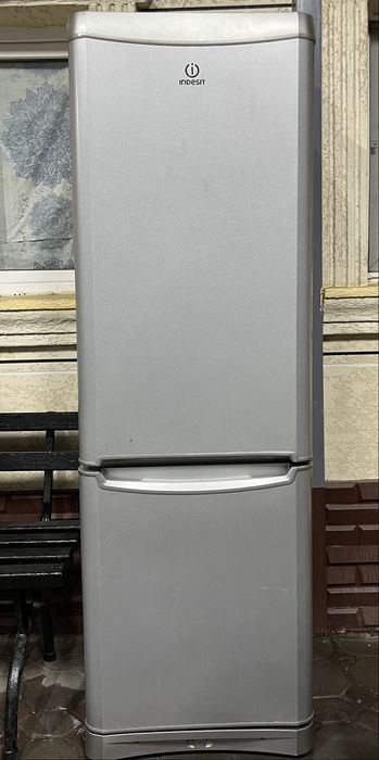 Холодильник Indesit