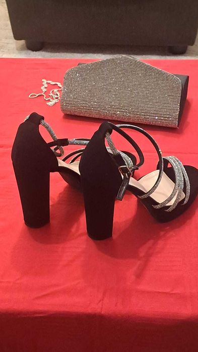 Set elegant pentru ocazii speciale