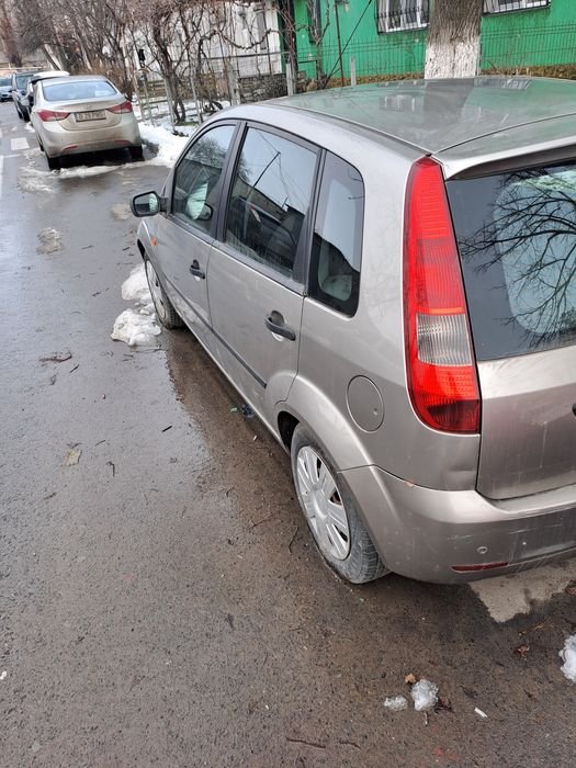 Vînd Ford Fiesta 1.4 tdci anul 2003