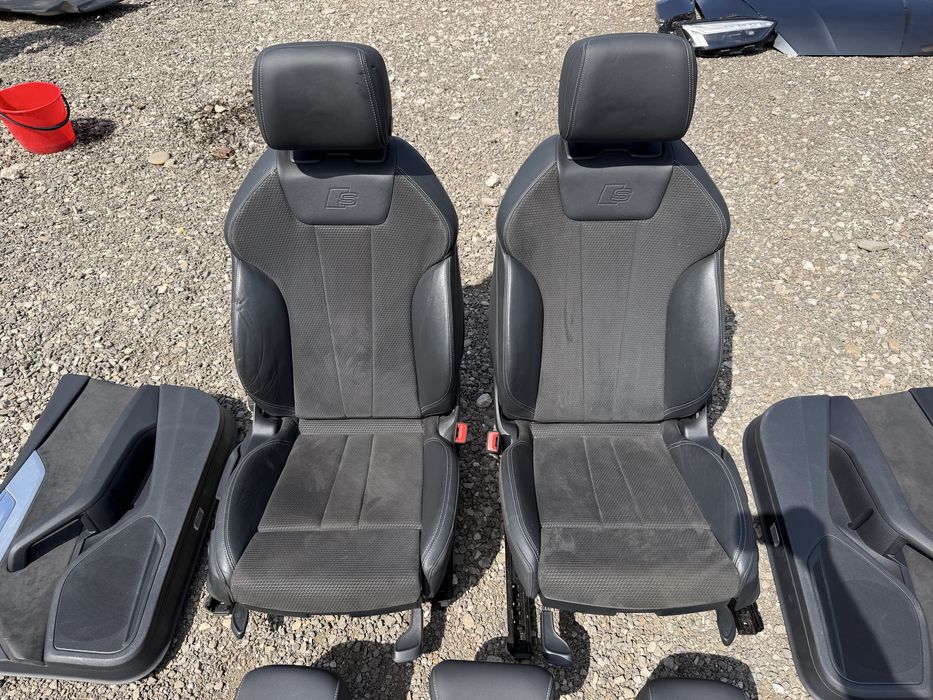 Interior piele / alcantara Audi A5 8W : Scaune / Banchete / Fete usi
