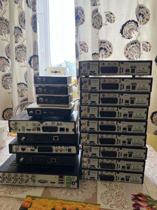 Приставки для телевизора есть пульты