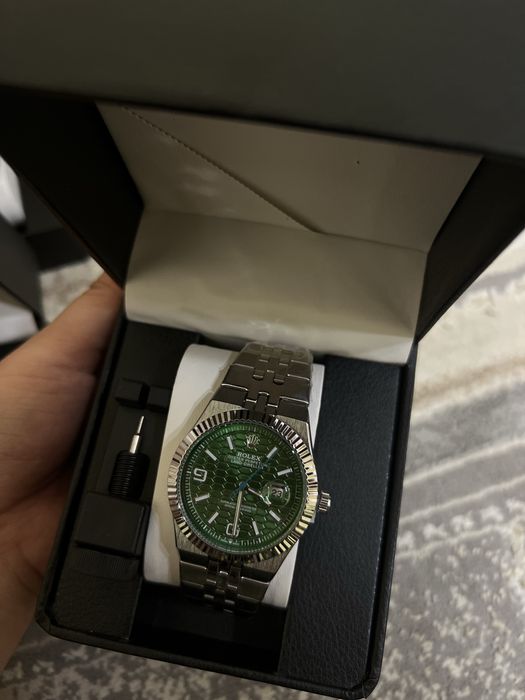 Мужские часы (rolex).