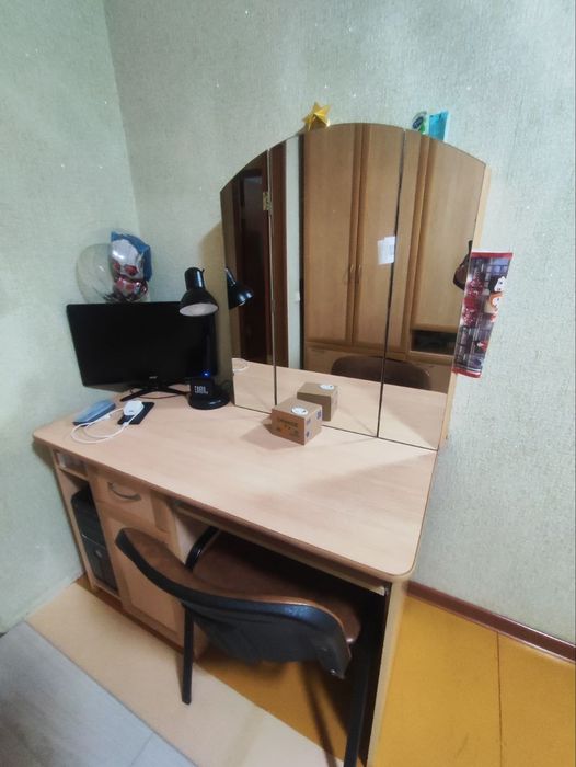 Продам спальный гарнитур