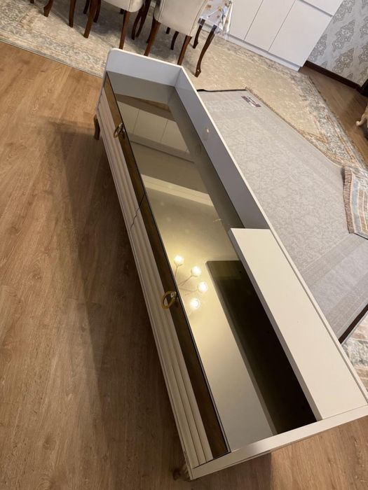 Подставка для телевизора