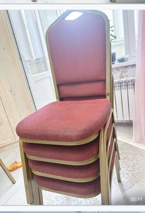 Кухонный стол и стулья