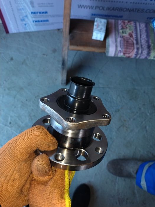 продам запчасти с пассата б5.2литра.