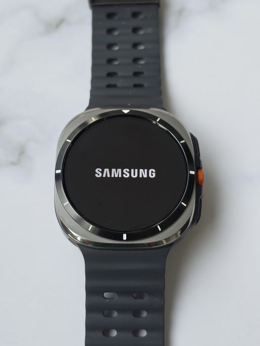 Samsung Galaxy Watch Ultra, 47 мм, LTE, Titanium Silver + 4  допълнителни каишки