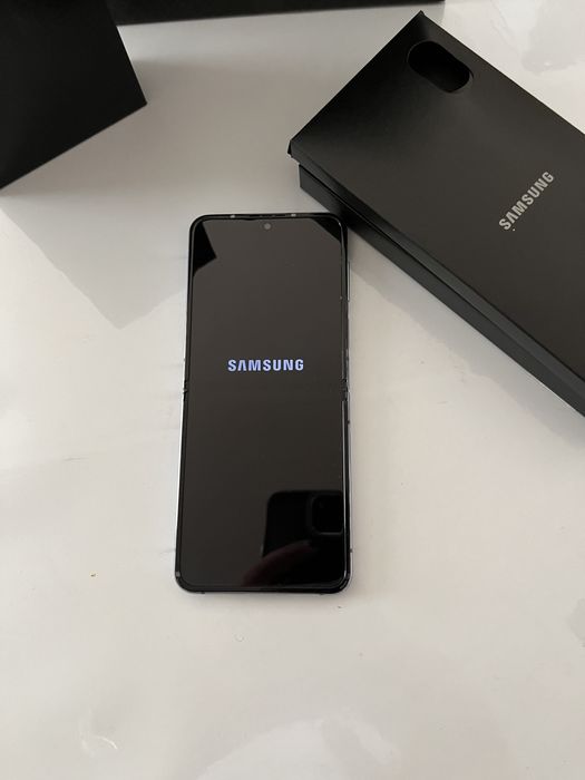 Samsung Galaxy Z Flip4