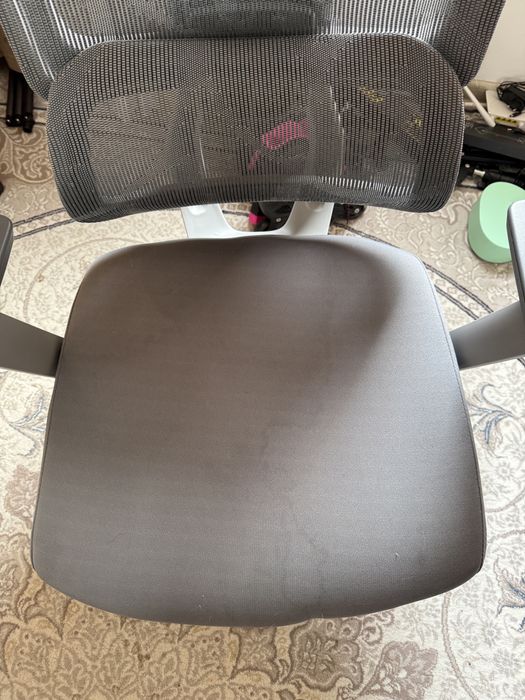 Кресло для офис и компьютер