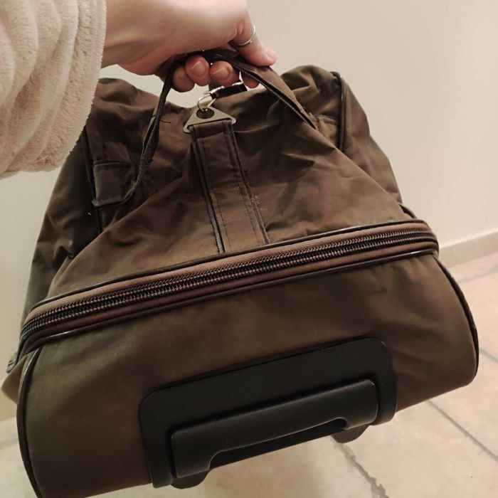 Голяма спортна чанта за пътуване с колелца и дръжка, тип куфар