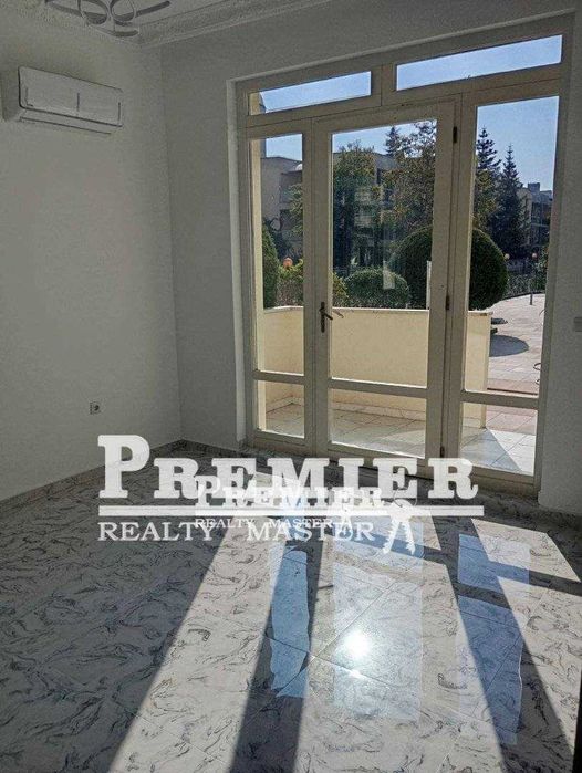 Продава се Тристаен апартамент в к.к. Слънчев бряг - 102 кв.м за 1029 €/кв.м - Снимка #1