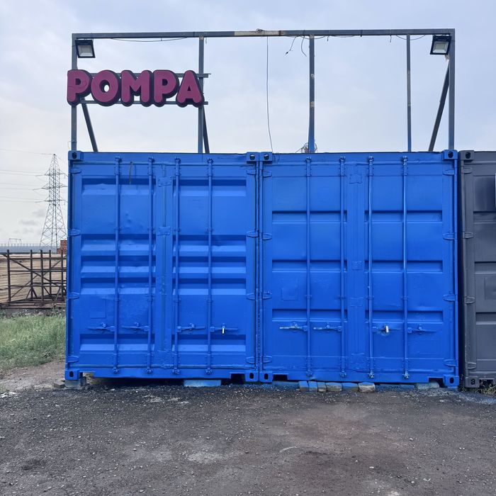 Продам два утеплённых морских контейнера