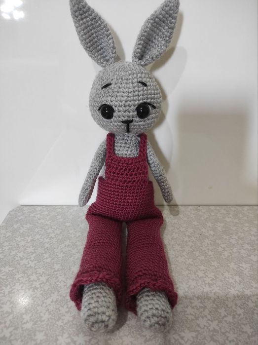 Зайка в штанишках