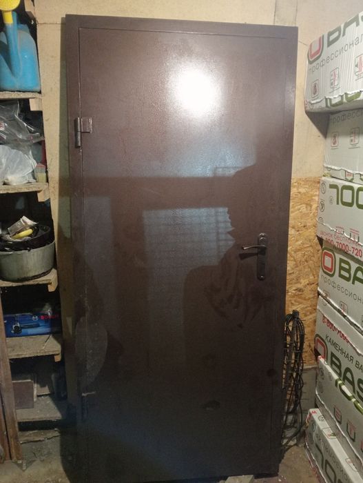 Продам дверь. В хорошем состоянии