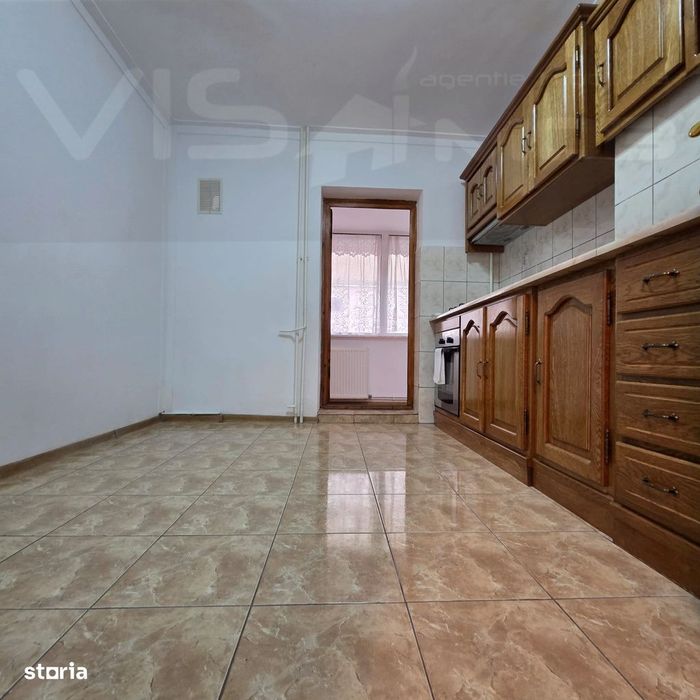 Apartament 2 camere, zona de jos