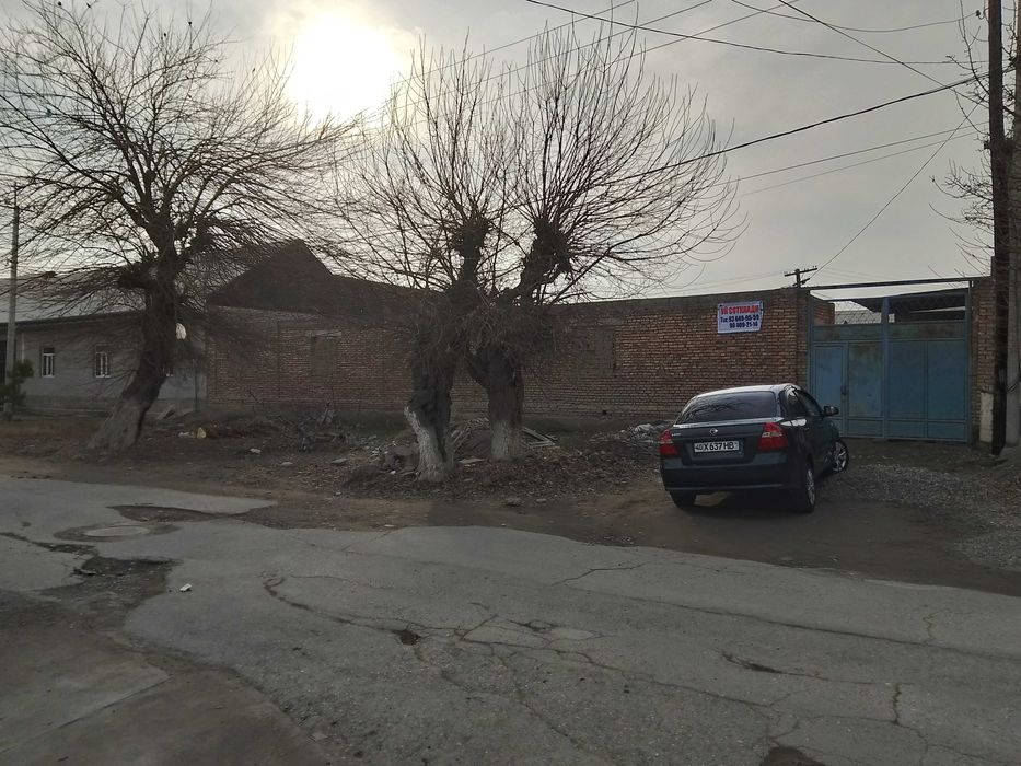 8 sotix qurilishi tugallanmagan uy sotiladi