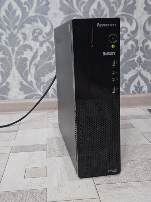 Системный блок lenovo в хорошем состоянии