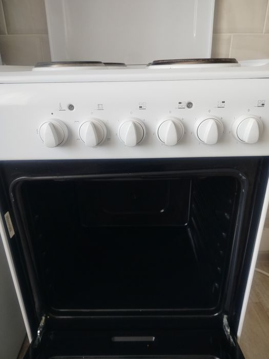 Продам плиту Индезит