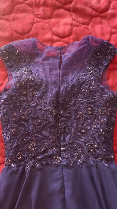 Официална рокля.