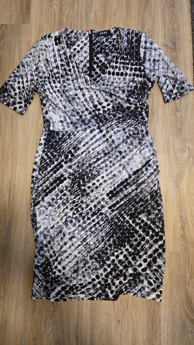 Рокля DKNY размер 38, М