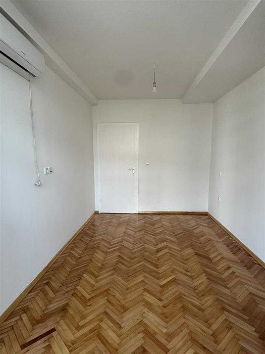 Дава се под наем Двустаен апартамент в Пловдив, Младежки Хълм - 69 кв.м за 219.3 € - Снимка #6