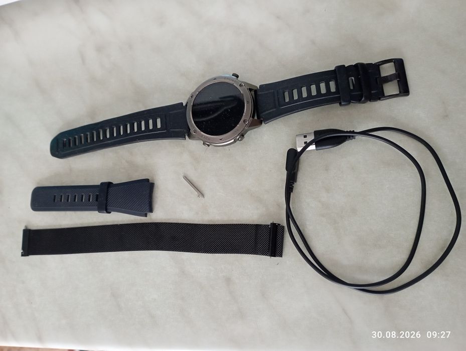 Samsung Gear S3 Frontier : Huawei watch GT2.