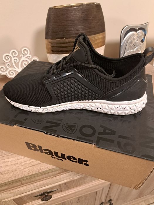 Vând sneaker emporio armani originali