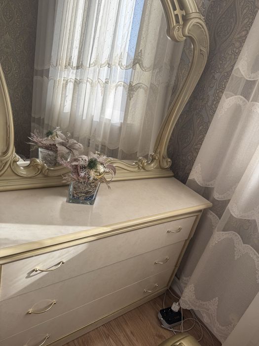 Комод с зеркалом б у
