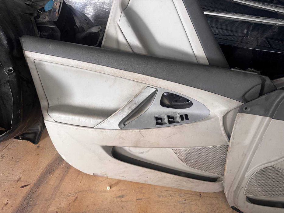 Обшивка двери, дверные карты Камри 40, 45