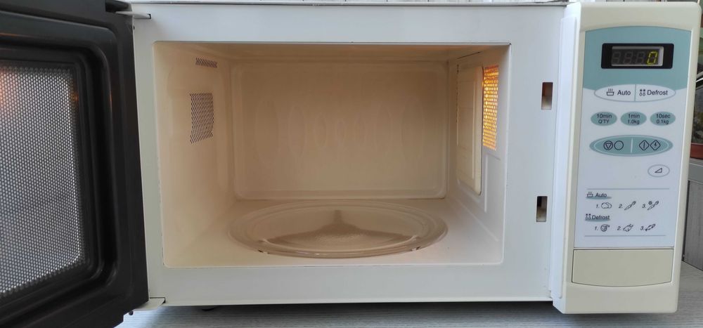 Микровълнова фурна печка LG MS-198H