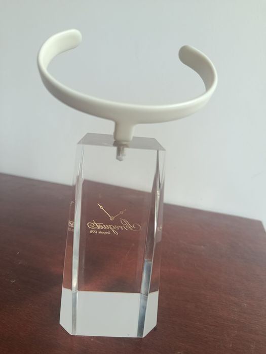 Подставка для часов от бренда Breguet