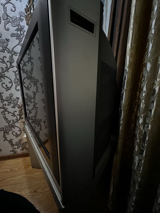 Телевизор Panasonic 100 Hz с комплектом