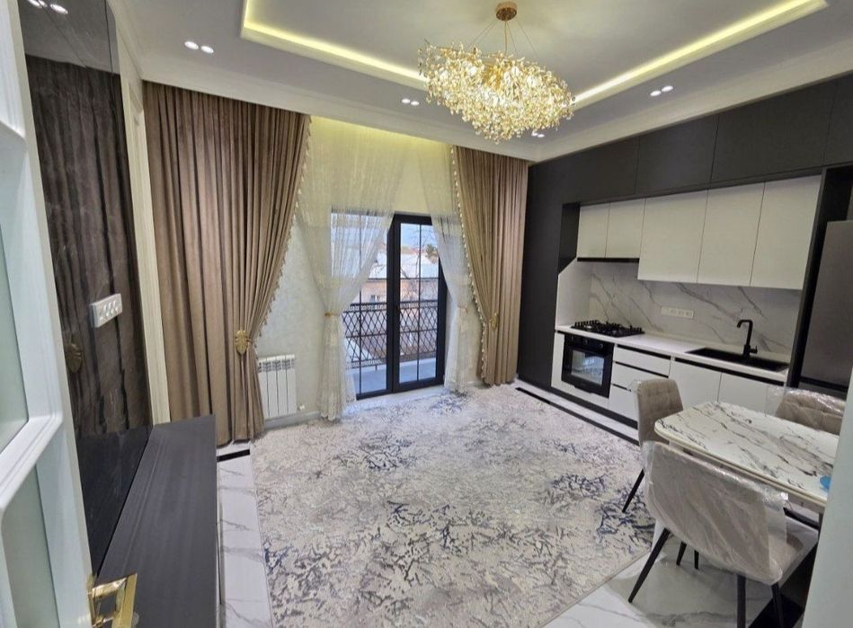 Центр Луначарский 3/3/5 №100 J