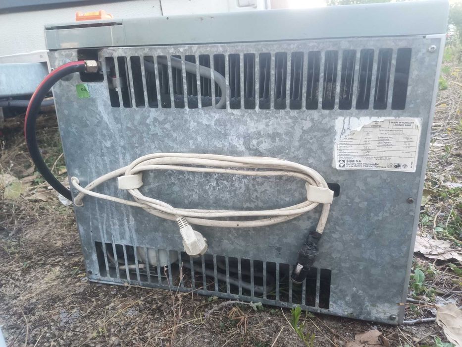 Хладилна ракла на газ, 12в. и 220в.  CampingGas CTL 175