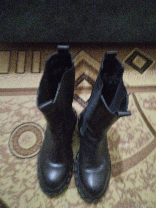 Продам женские сапоги