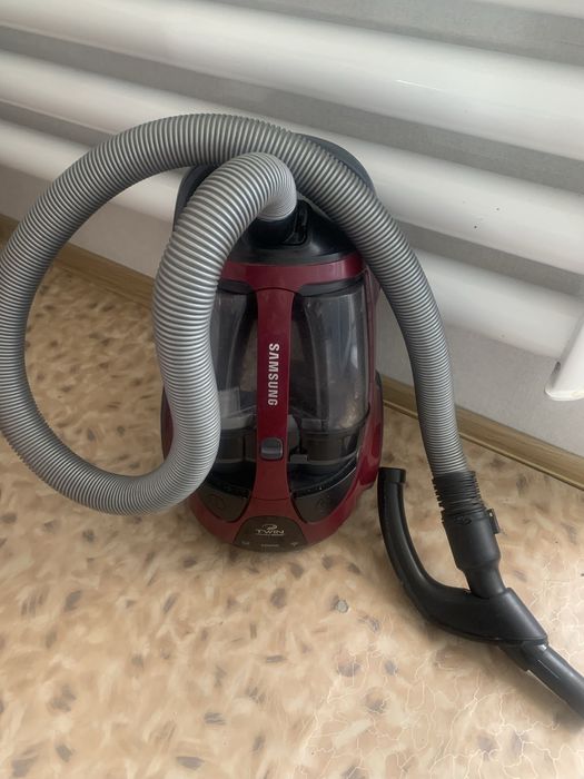 Продам пылесос без трубки